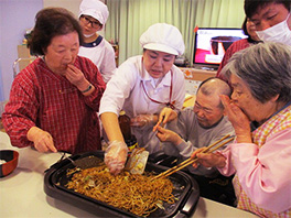 入所施設（特養等）で働く